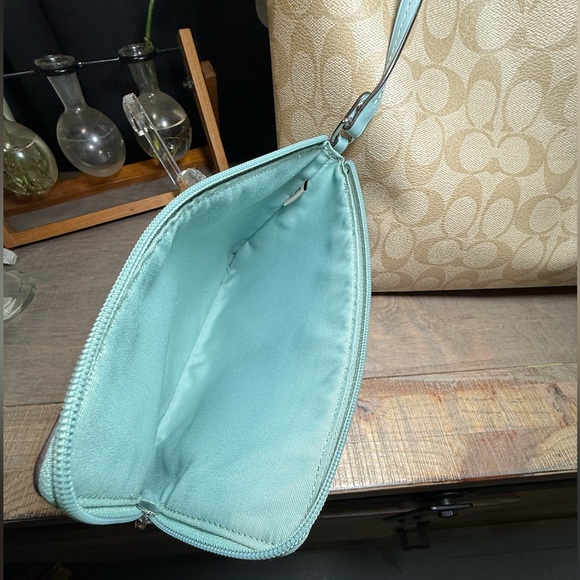 Coach Reversible Large City Tote in the colorway Light Khaki/Seafoam. With Pouch - Picture 8 of 15